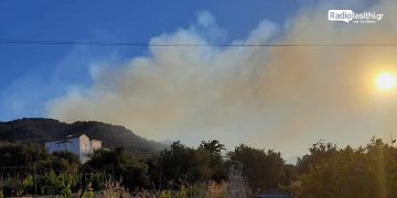 Επικίνδυνη πυρκαγιά με πολλά μποφόρ κοντά στα Σχινικάψαλα – Ταυτόχρονες εστίες σε Μάλες και Αμμουδάρες